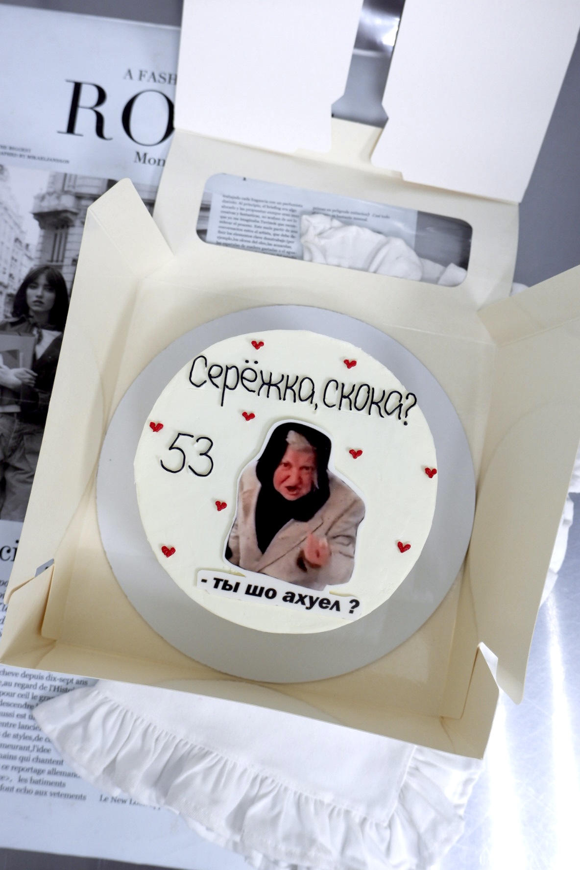 Торт с популярным мемом