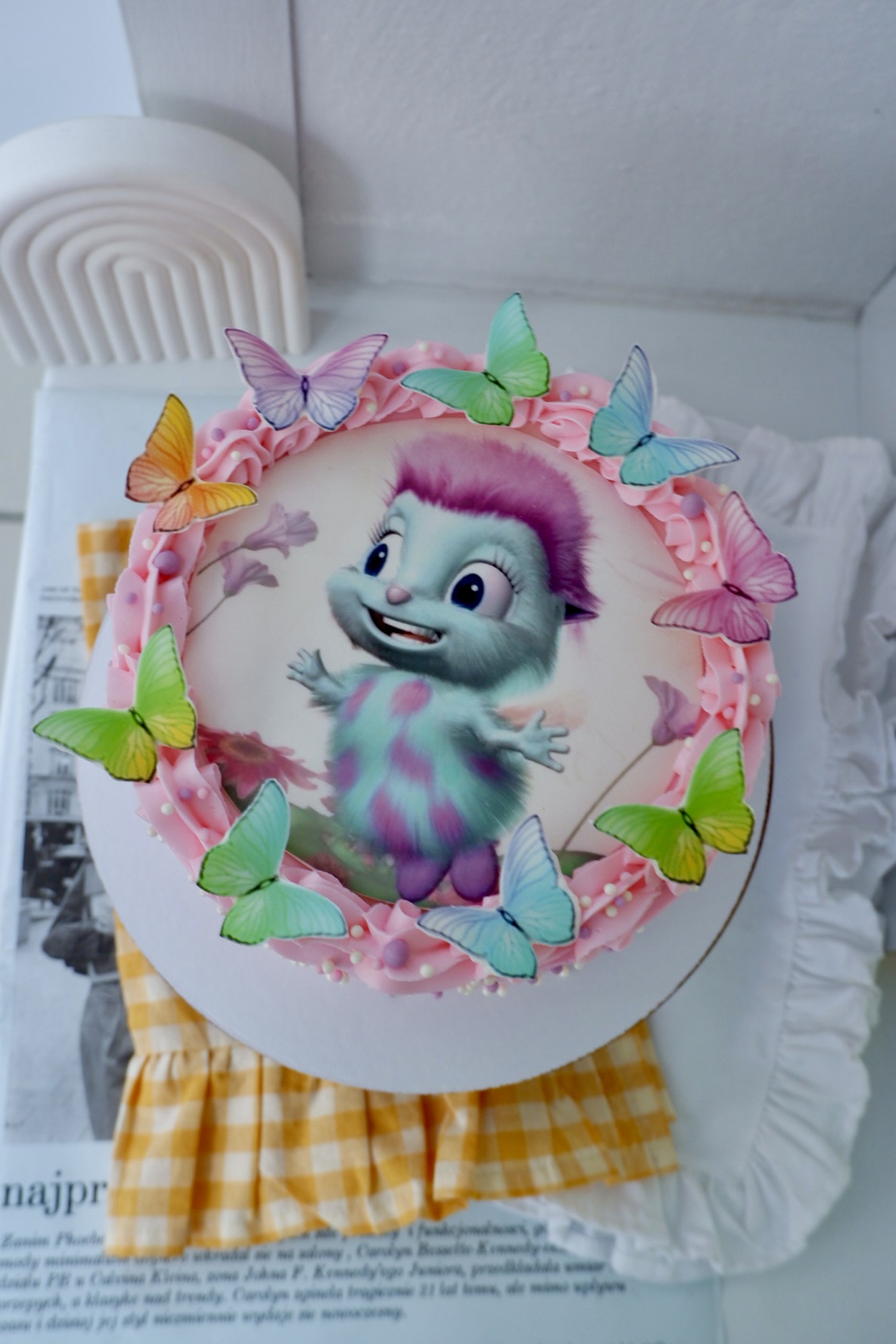 Торт с бабочками