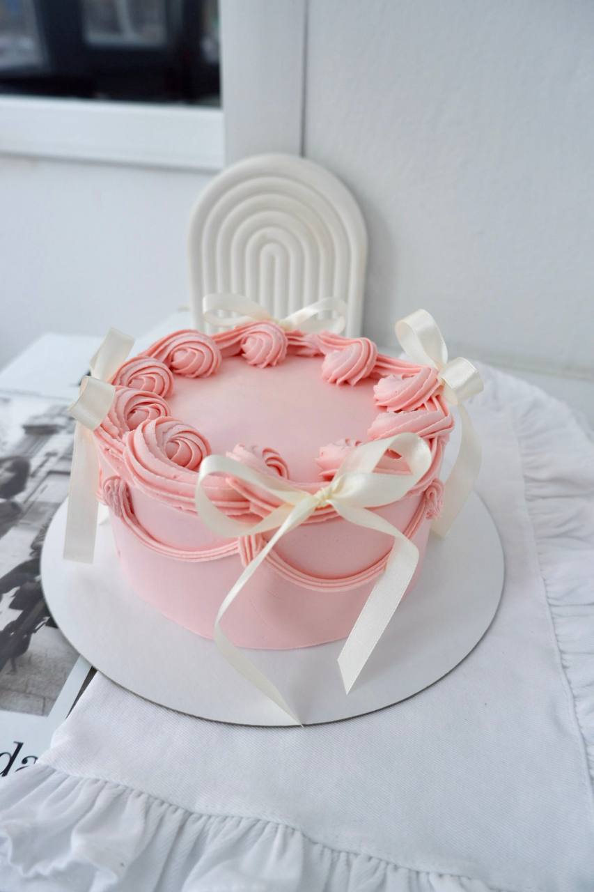 Торт с бантами